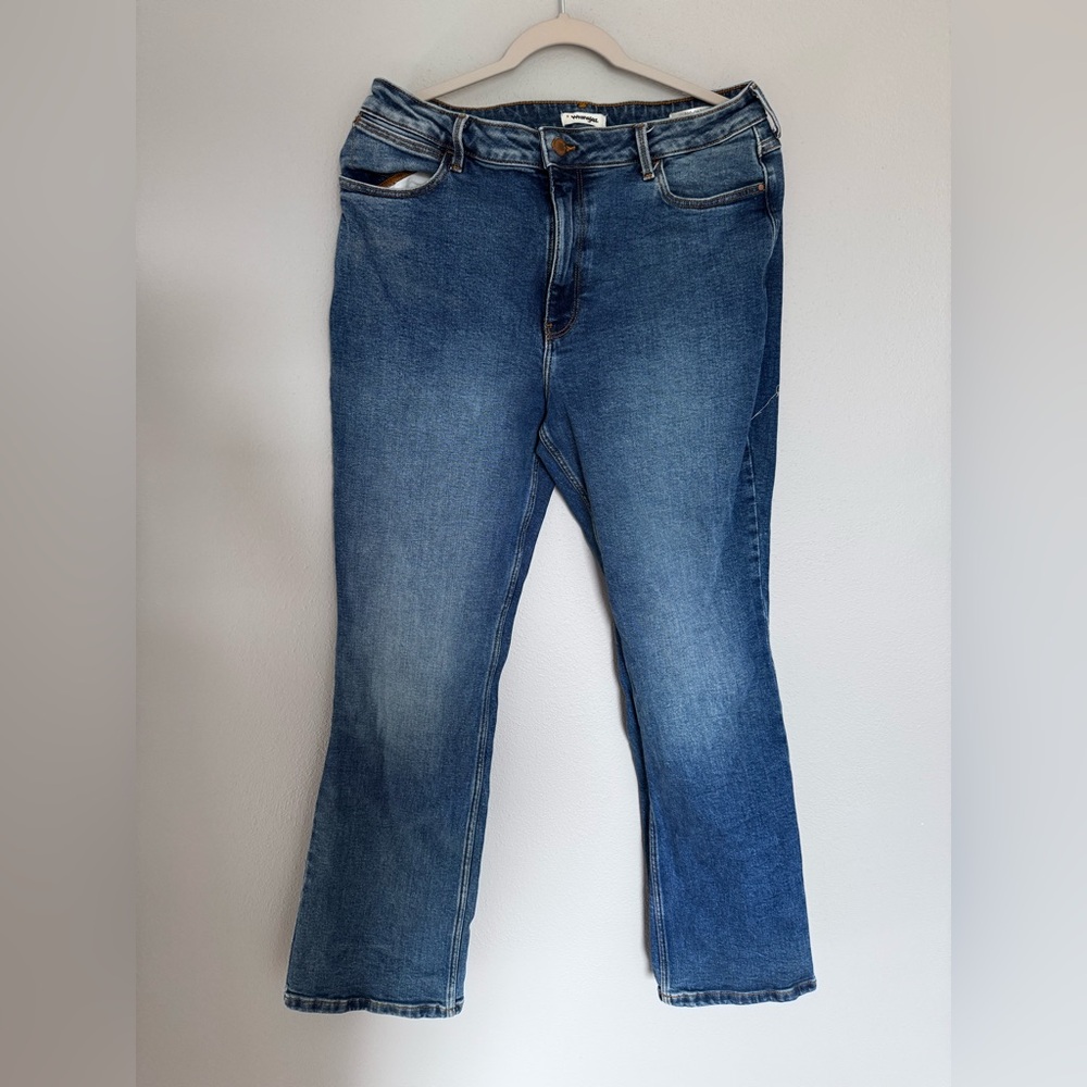 Wrangler Women’s High Rise Bootcut Jeans